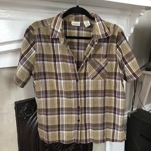Short sleeve plaid button down